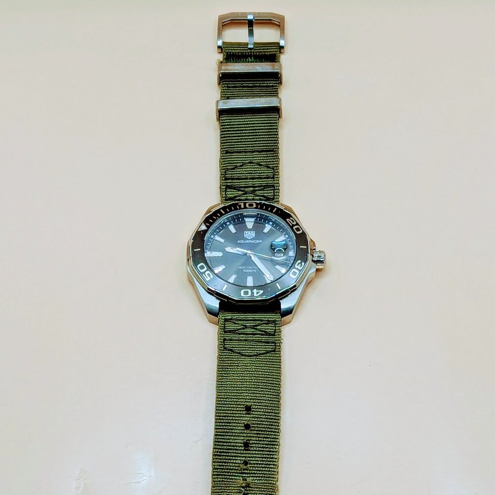 Tag Heuer Aquaracer Khaki Green Men's Watch w/ Instructions and Guarantee card**